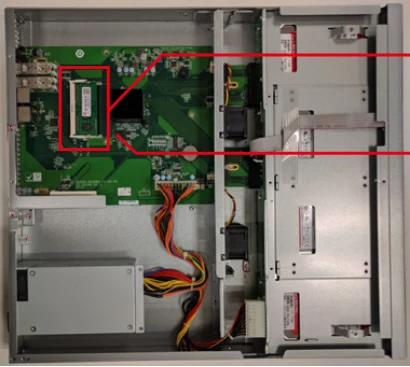 エレコム NSB-EX-MEM8G 2.NSB-5A/7A シリーズ オプションメモリ取り付け手順 — NAS への取り付け手順 2 STEP - [B] NAS への取り付け準備 1 STEP - [B] — 図版 2-3 — 2ページ